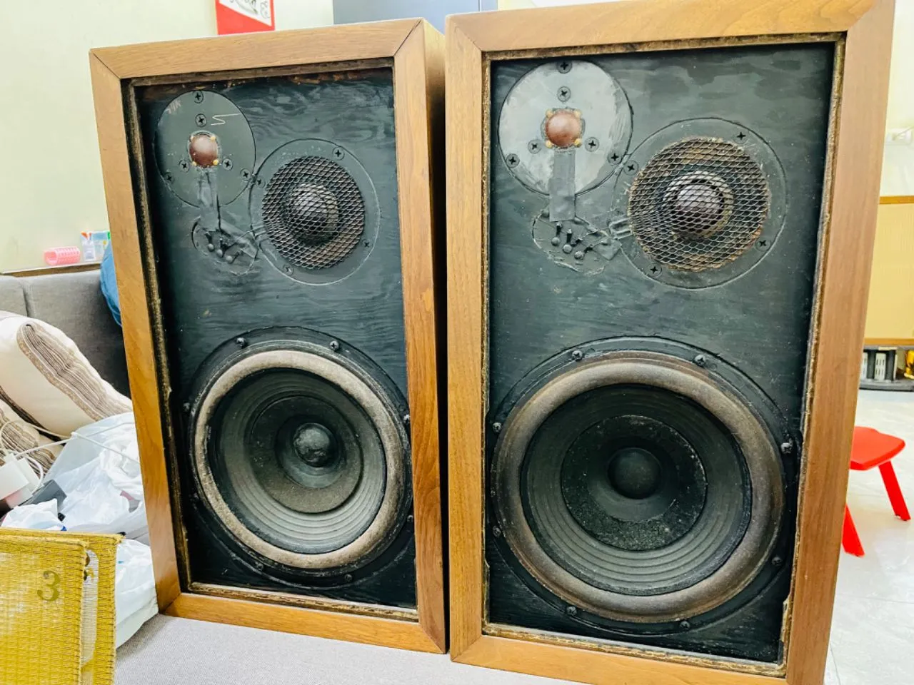 Loa Bánh Bò – Thiết Kế Độc Đáo, Âm Thanh Mạnh Mẽ Cho Mọi Không Gian